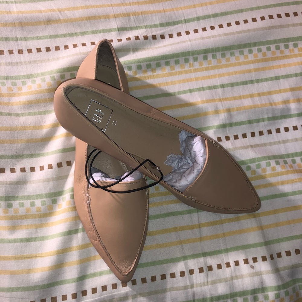 GAP Flats! *Never Worn*